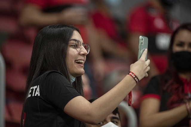 与其说吴艳 与其说吴艳